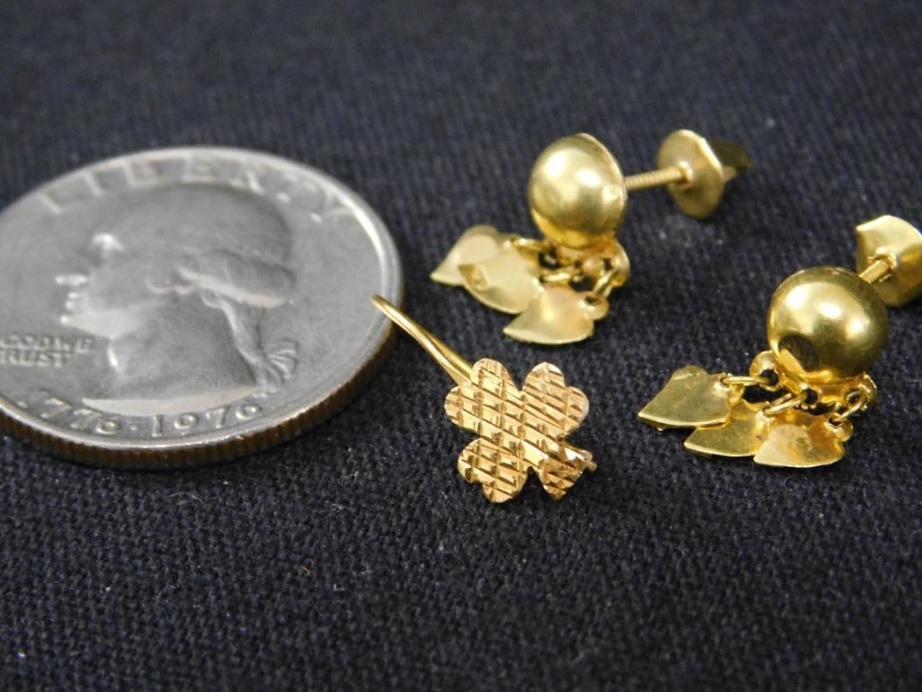 22K Yellow Gold - 1 Pair of Earrings and 1 Single - 1.02 Grams - 3