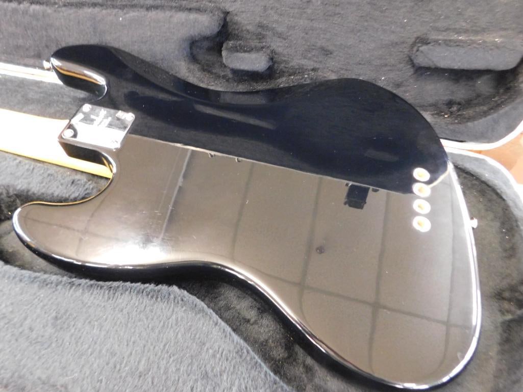 Fender Electric Jazz Base - Original Case - 12