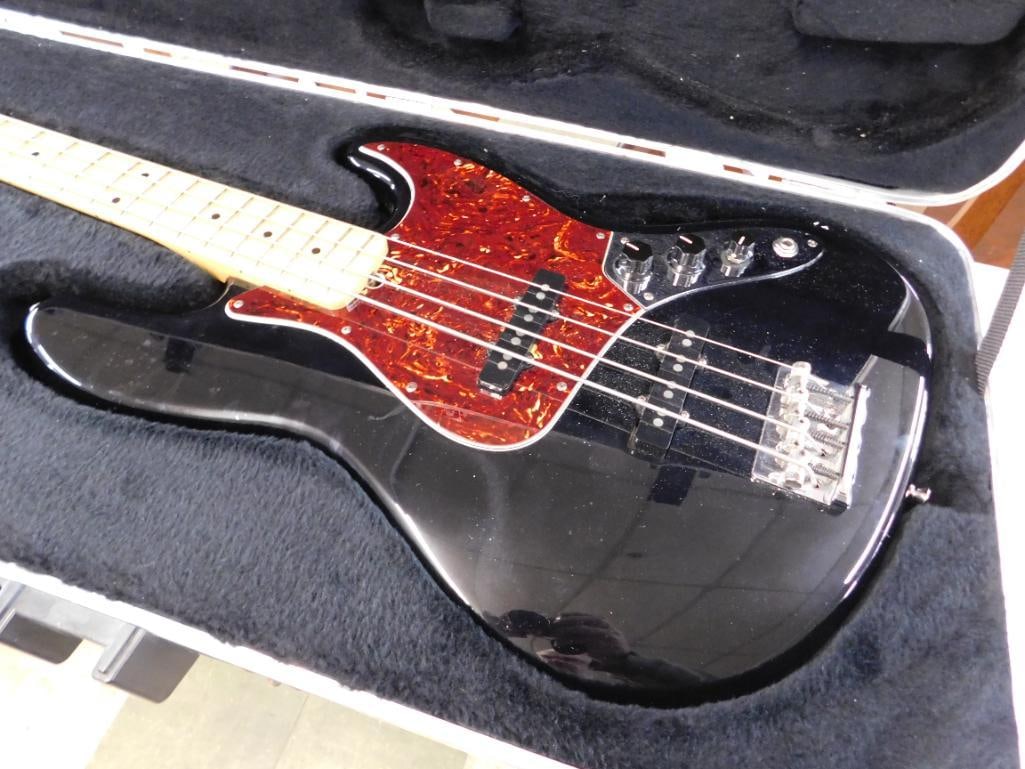 Fender Electric Jazz Base - Original Case - 17