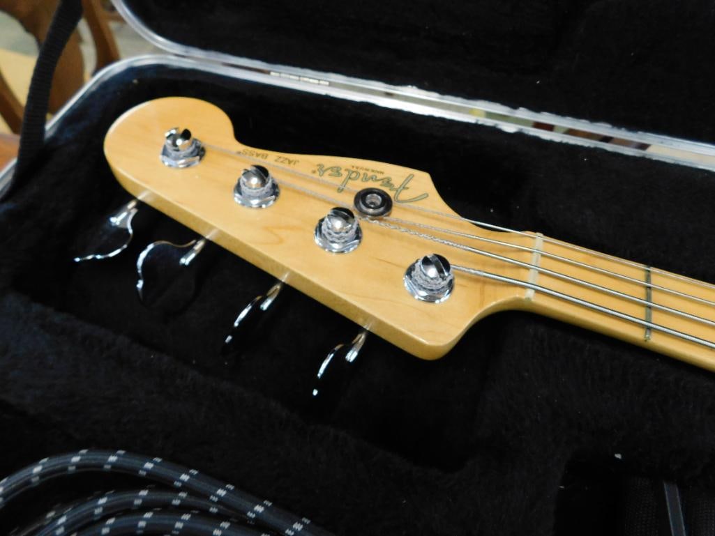 Fender Electric Jazz Base - Original Case - 19