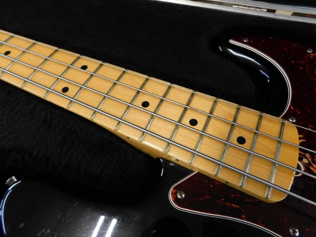 Fender Electric Jazz Base - Original Case - 7