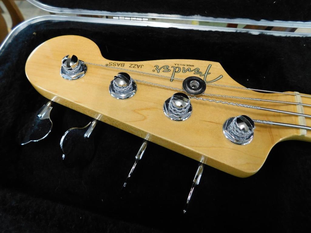 Fender Electric Jazz Base - Original Case - 9