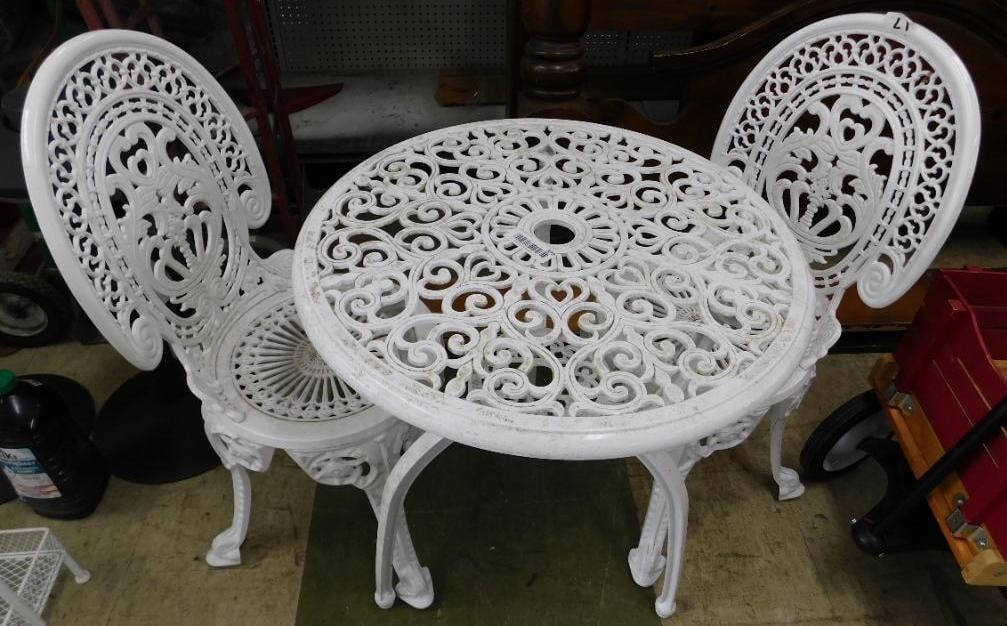 3 Piece Aluminum Patio Set - Table 27.5" x 23.5" (1 of 11)