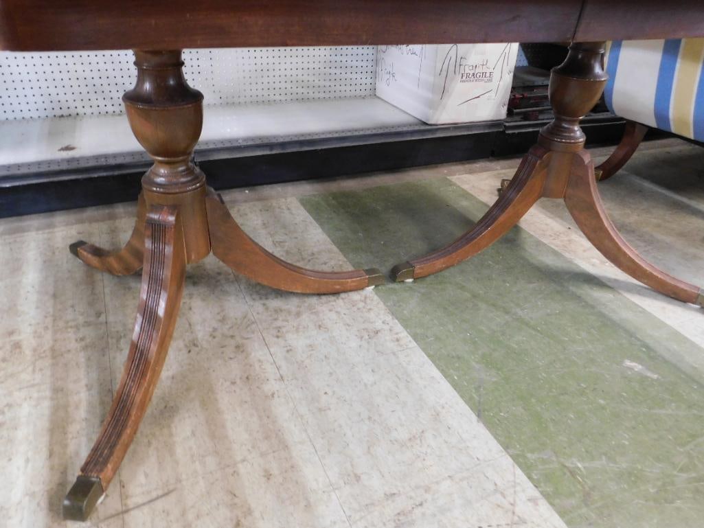 Mahogany Duncan Phyfe Table - 2 Leaves - 30" x 42" x 92" - 5