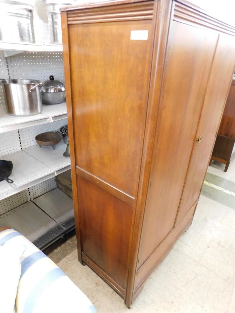 Cedar Lined Wardrobe - 66" x 40" x 21" - 2