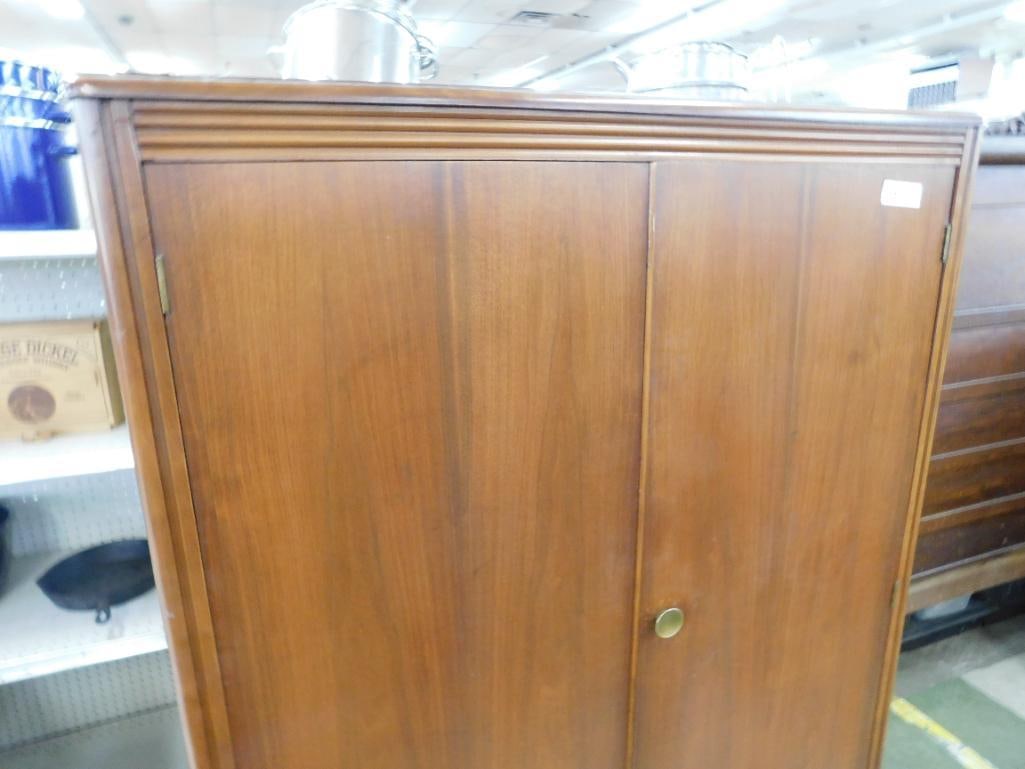 Cedar Lined Wardrobe - 66" x 40" x 21" - 3