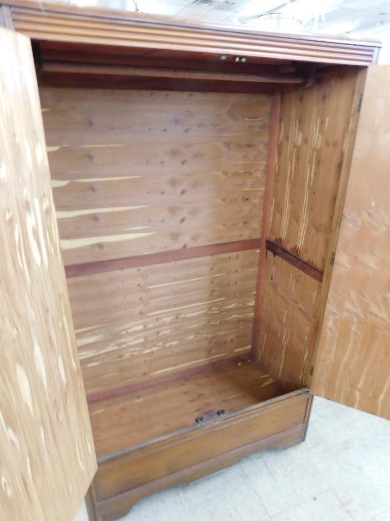 Cedar Lined Wardrobe - 66" x 40" x 21" - 6