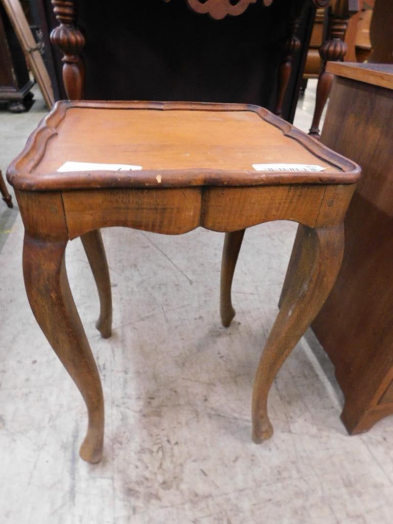 Small Pie Crust Table - 18.5" x 12" x 12" - 4