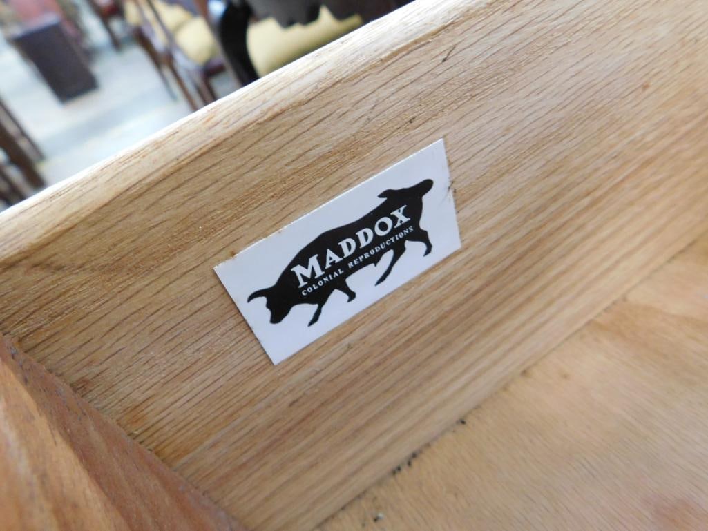 Maddox Serpentine Front 4 Drawer Bachelors Chest - 31" x 30" x 18" - 5