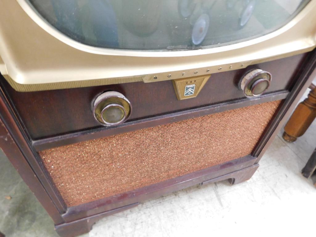 Motorola Console TV - 39" x 26"x 23" - 3