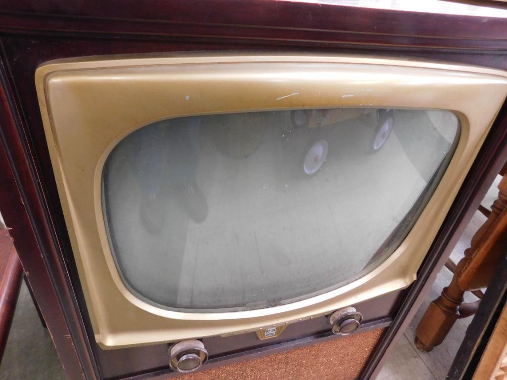 Motorola Console TV - 39" x 26"x 23" - 4