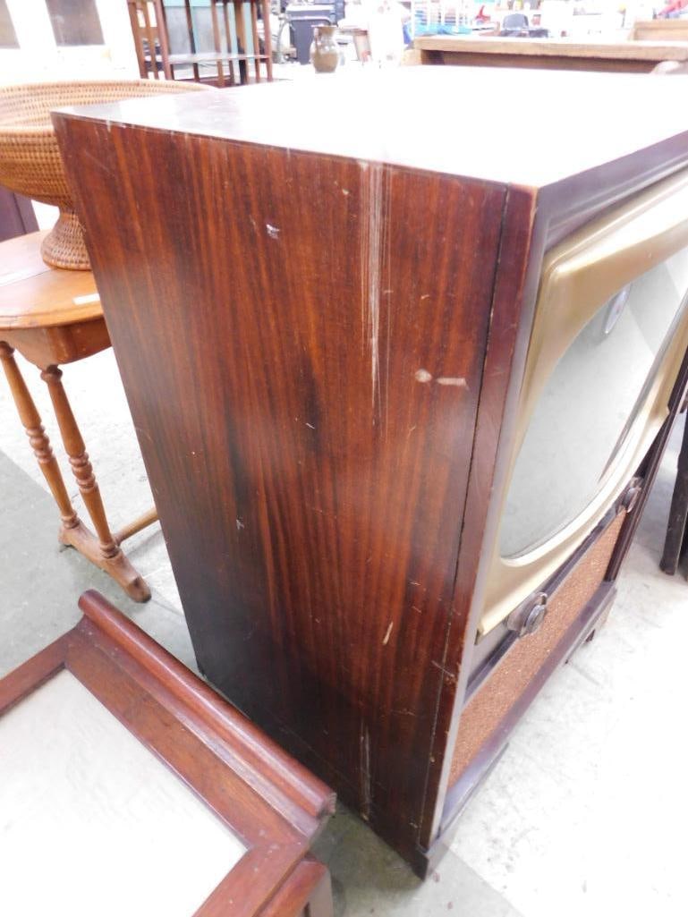 Motorola Console TV - 39" x 26"x 23" - 5