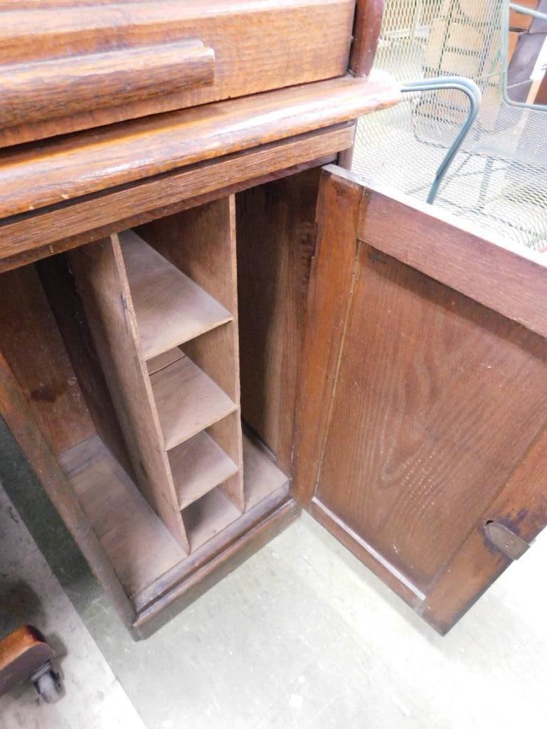 Roll Top Desk with Chair - Desk 49" x 60" x 30" - with Key - 7