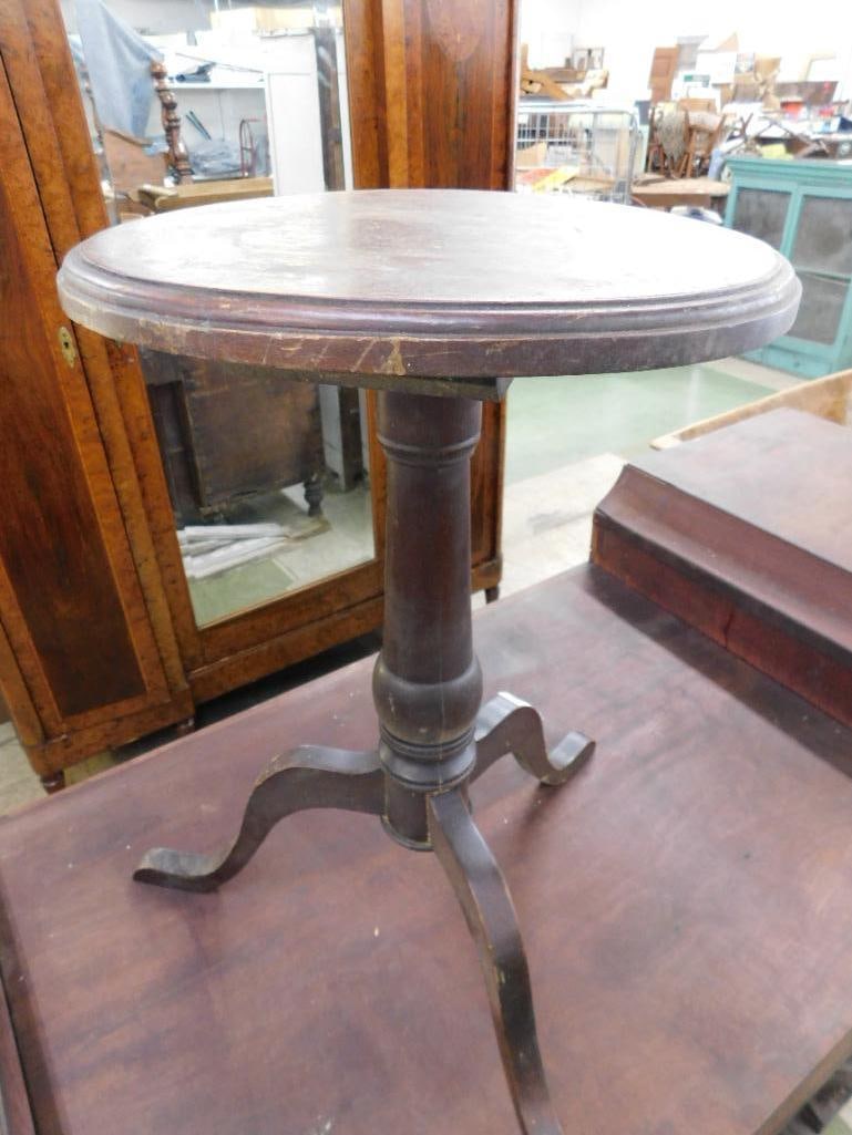 Early Candle Stand - 24" x 20" - 5