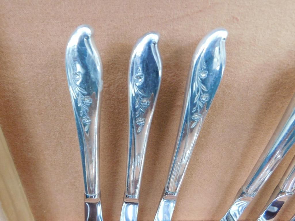 Rodgers Bros. Silverplate Flatware Set - Springtime Pattern - 50 Pieces - 2