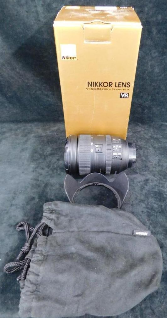 Nikkor Camera Lens By Nikon - AF-S - 28-300mm - F/3.5-5.6 - G ED VR: Original Box - See Photos For Details and Condition 