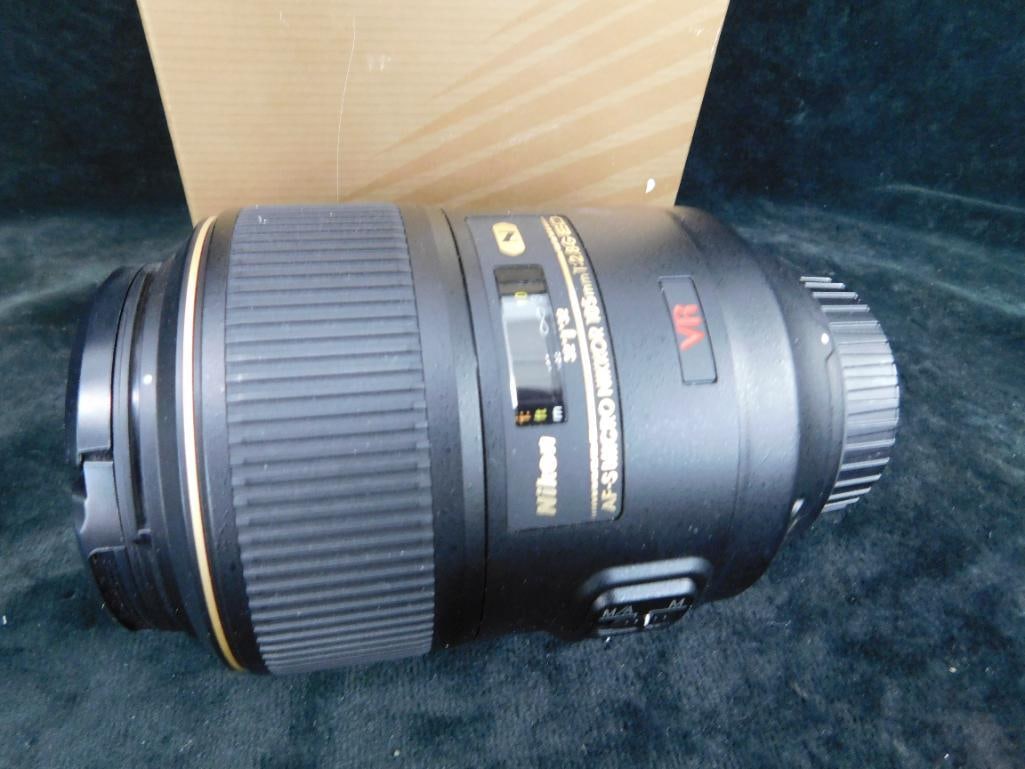 Nikkor Camera Lens By Nikon - AF-S-VR - 105mm - F/2.8 - G ED - 2