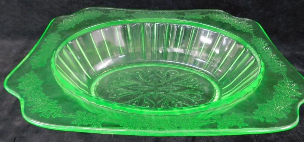 Vaseline / Uranium Glass Oval Bowl - 2.5" x 9.75" x 7.5": See Photos For Details and Condition 