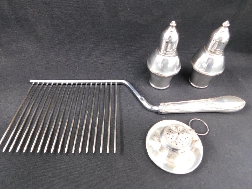 Sterling Silver - Tea Infuser with Plate 28.6 Grams - Weighted Cake Cutter - 10