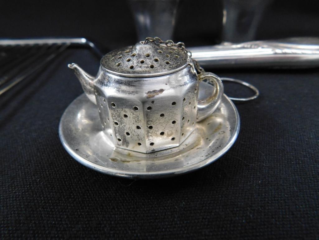 Sterling Silver - Tea Infuser with Plate 28.6 Grams - Weighted Cake Cutter - 4