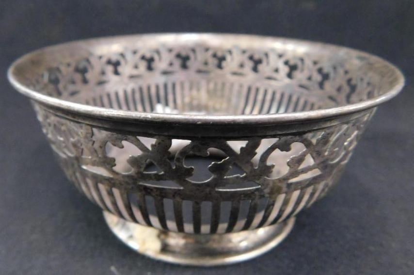 Sterling Silver - 3.75" Bowl Holder - No Bowl - 44 Grams: See Photos For Details and Condition 