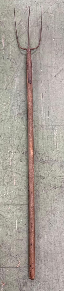 Vintage 3 prong pitchfork: See photos for more details