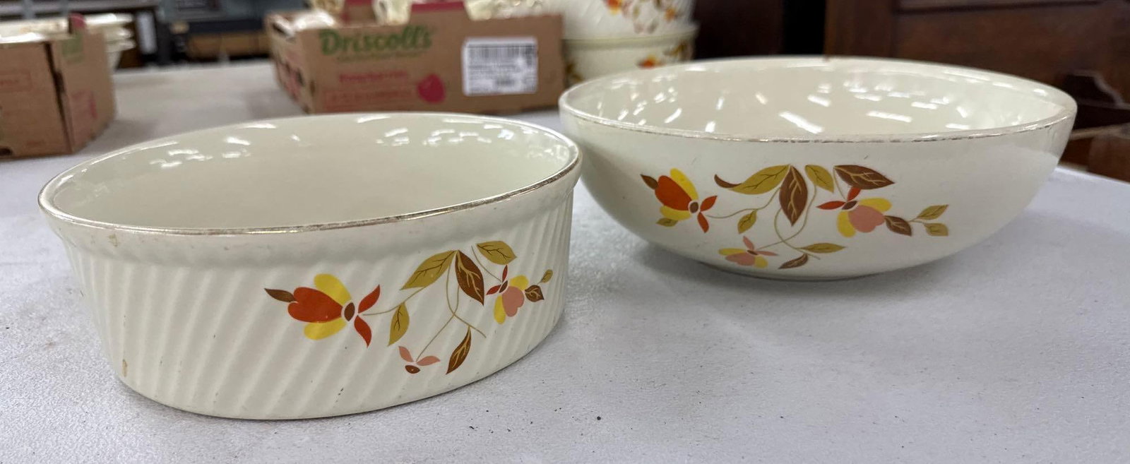 Lot of 2 Halls Superior Autumn Leaf bowls (1 of 3)