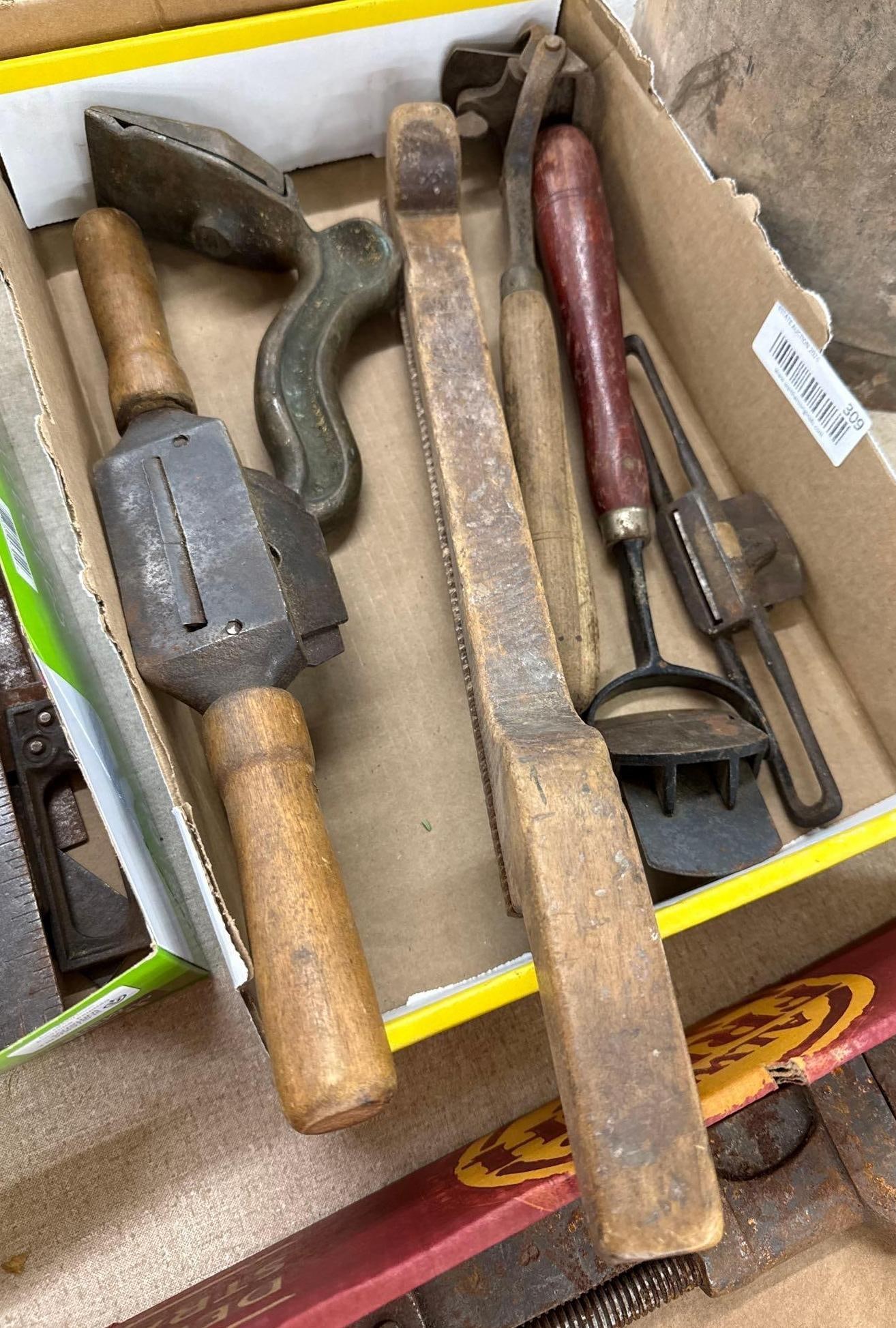 Lot of vintage woodworking tools (1 of 4)