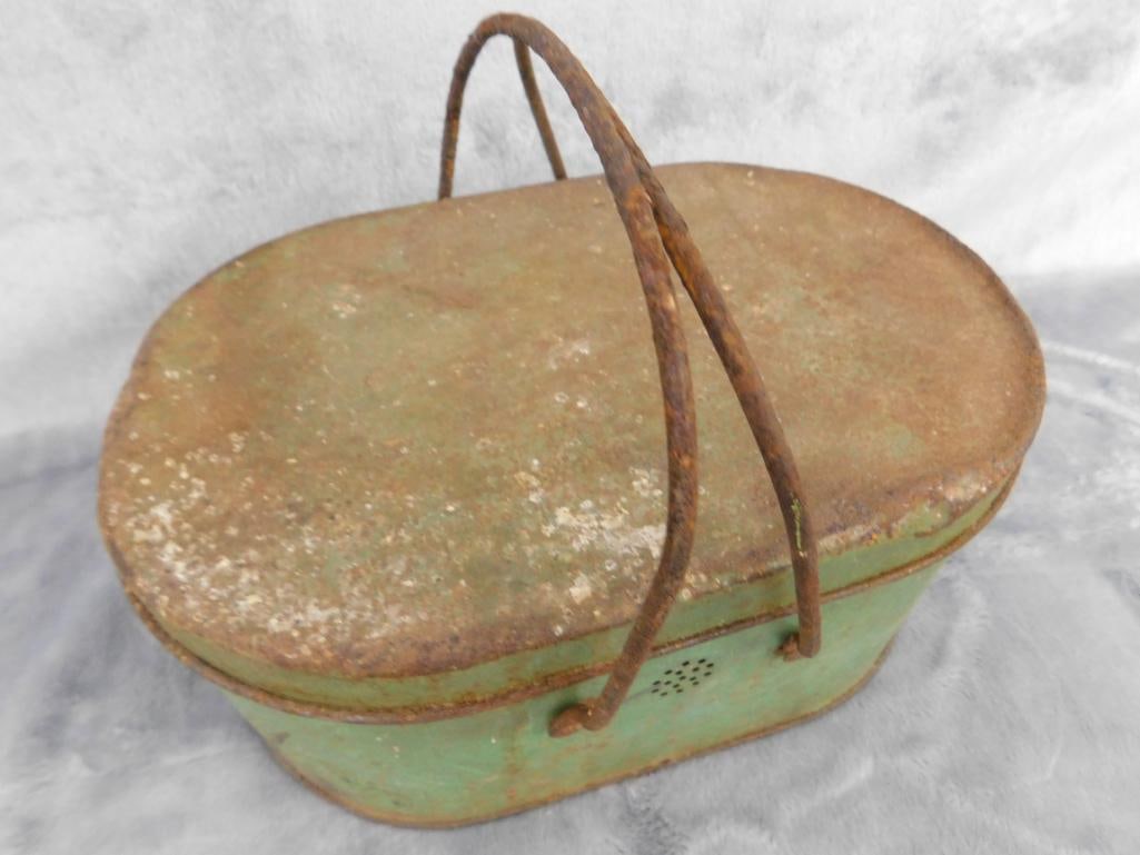 Vintage Lidded Metal Lunch Box - 4" x 8" x 5" - 3
