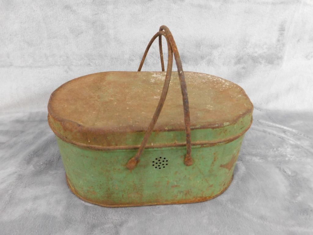 Vintage Lidded Metal Lunch Box - 4" x 8" x 5" - 4