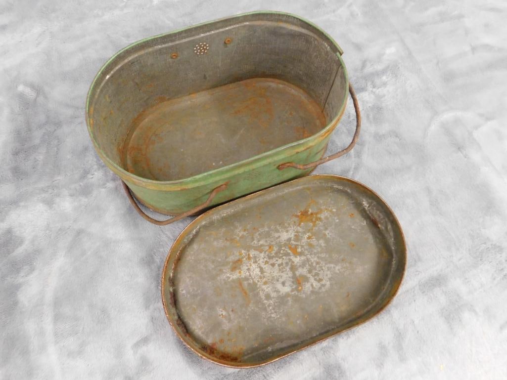 Vintage Lidded Metal Lunch Box - 4" x 8" x 5" - 6