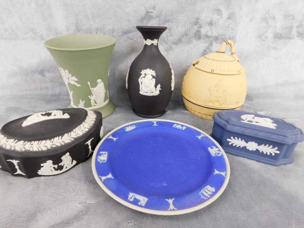 Group of 6 Wedgwood Jasperware Trinket Boxes and Vases and Plate - 10
