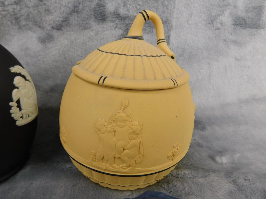 Group of 6 Wedgwood Jasperware Trinket Boxes and Vases and Plate - 4