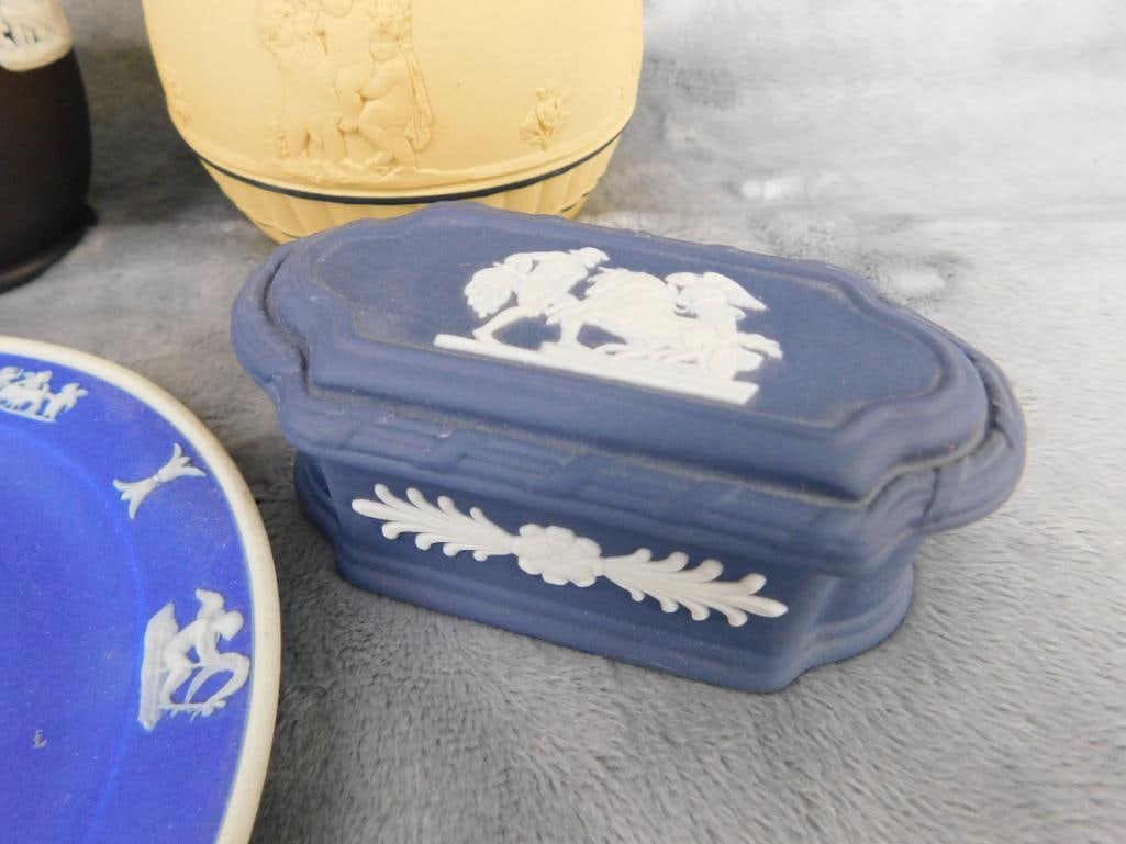 Group of 6 Wedgwood Jasperware Trinket Boxes and Vases and Plate - 7