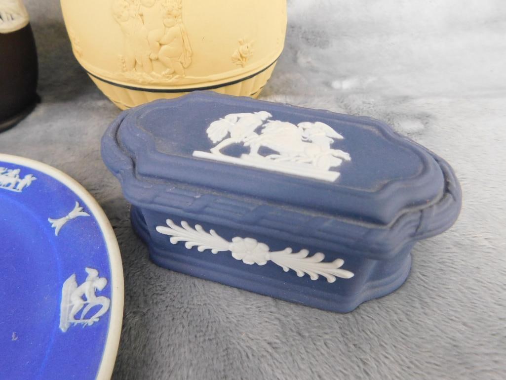 Group of 6 Wedgwood Jasperware Trinket Boxes and Vases and Plate - 8