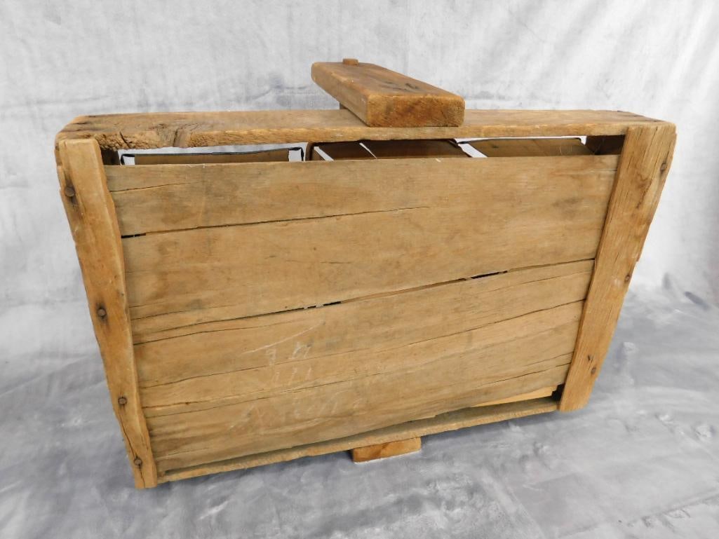 Vintage Berry Quart Containers and Handled Holder - 10.5" x 18" x 12.5" - 6