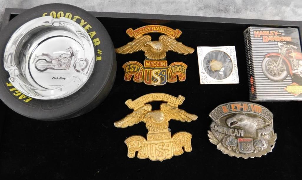 Group of Harley Davidson Items - 2 Plaques - Belt Buckle - Ashtray - Pin: See Photos For Condition and Details