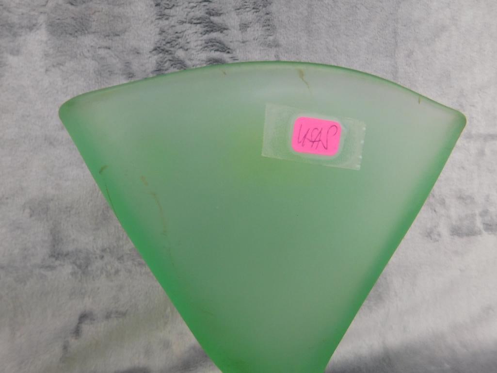 Fenton Green Fan Vase - 8.5" x 7" x 4" - 2