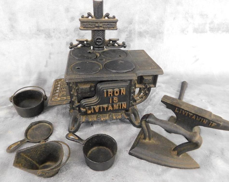 Cast Metal Miniature Stove With Various Cast Iron Mini Tools and Pans (1 of 10)
