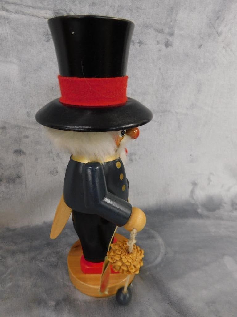 Pair of Steinbach Nutcrackers - Each 12" Tall - 9