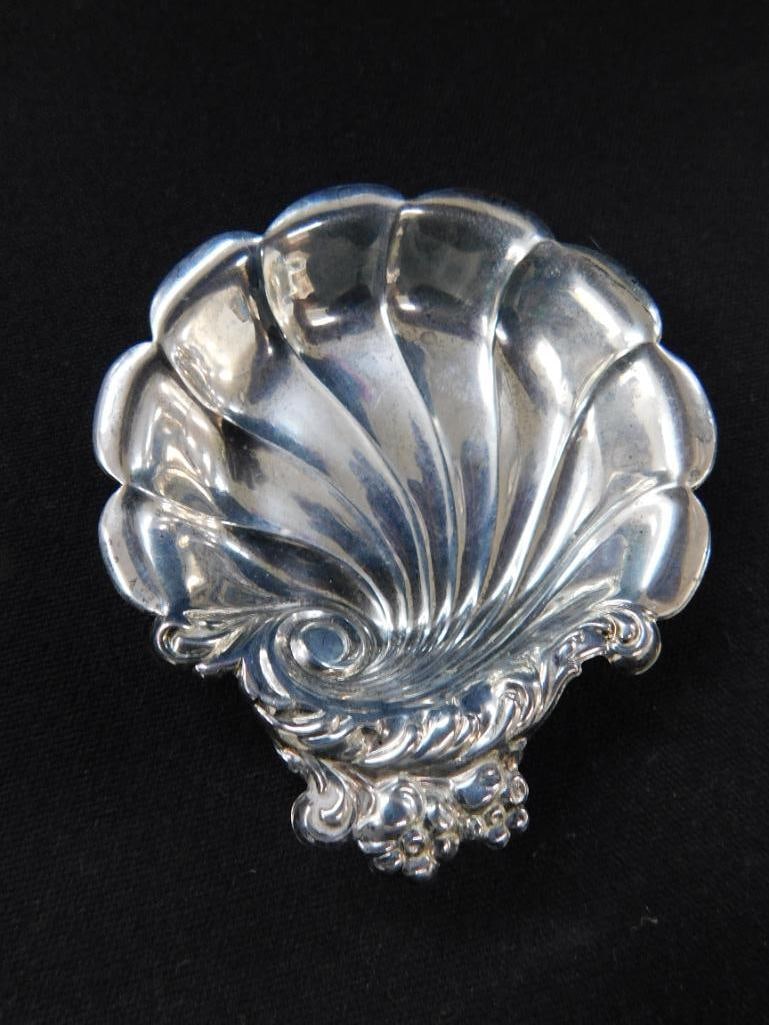 Sterling Silver - 5 Lunt Shell Nut / Candy Dishes - 2" x 3.75" - 86 Grams - 2