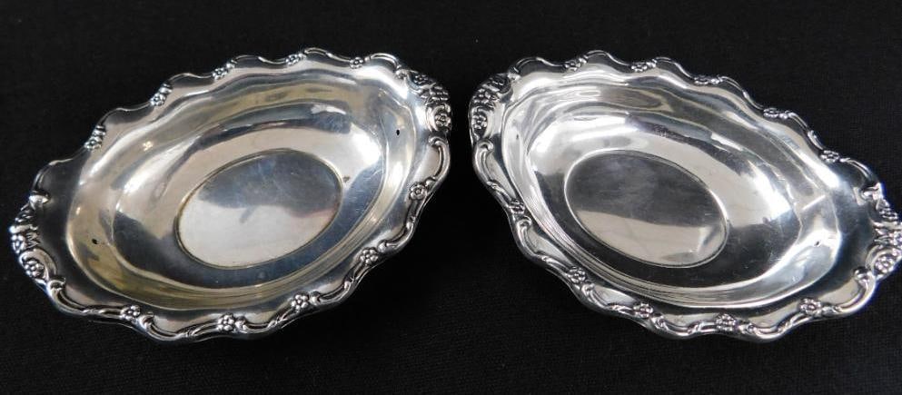 Sterling Silver - Reed and Barton - Tara - 2 Nut / Candy Dishes 3.75" x 2.25" - 34 Grams: See Photos For Condition and Details