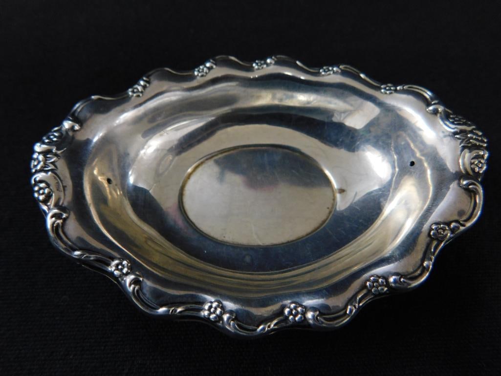 Sterling Silver - Reed and Barton - Tara - 2 Nut / Candy Dishes 3.75" x 2.25" - 34 Grams - 2