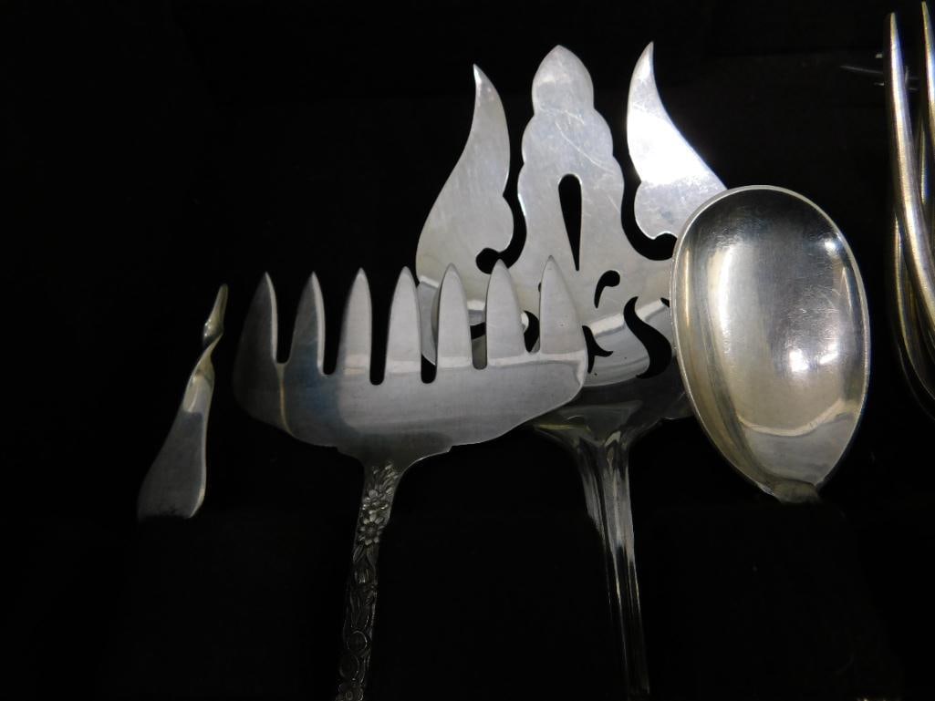 Sterling Silver - Flatware Set - Kirk and Sons - Repousse Floral - 2380 Grams - 12