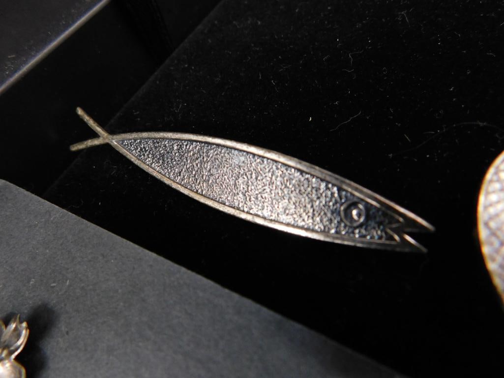 Sterling Silver - Tiny Spoon - Napkin Clip - 4 Stuart Nye Pins - Charm - 2 pins - 24.3 Grams - 8
