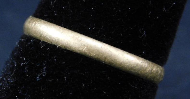 10K Yellow Gold Wedding Band - Size 10 - Been Cut - 1.67 Grams: See Photos For Condition and Details