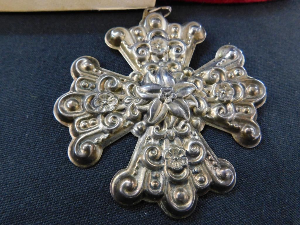 Sterling Silver - 1974 Reed and Barton Cross Ornament - 19.5 Grams - 2