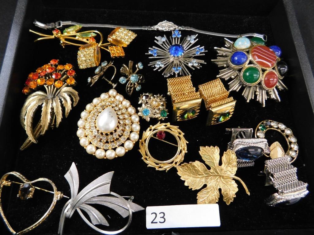 Tray Lot of Misc. Costume Jewelry: See Photos For Condition and Details