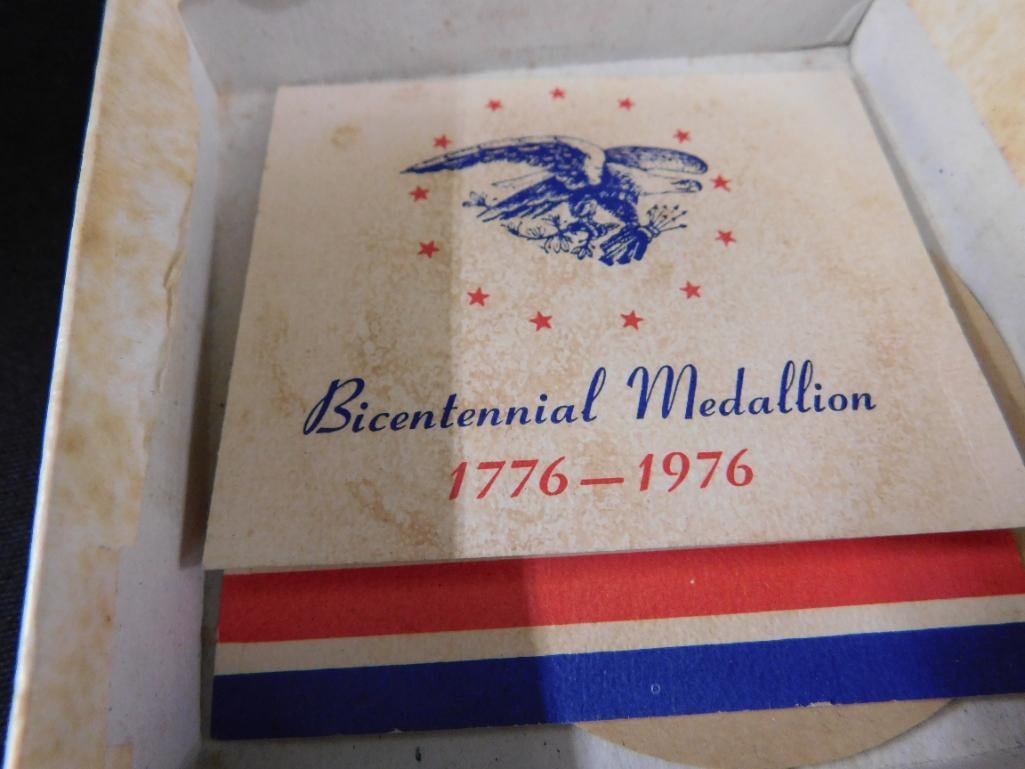 Lincoln/Eisenhower Bronze Medallion - 1976 Medallion - Senators Xmas Card with Lincoln - 4