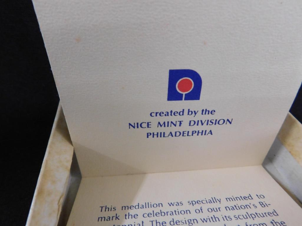 Lincoln/Eisenhower Bronze Medallion - 1976 Medallion - Senators Xmas Card with Lincoln - 5